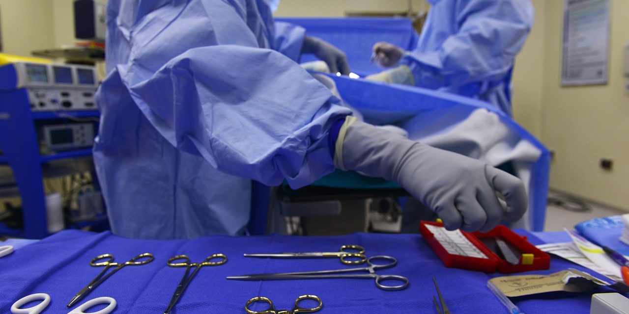 surgery-688380_1280